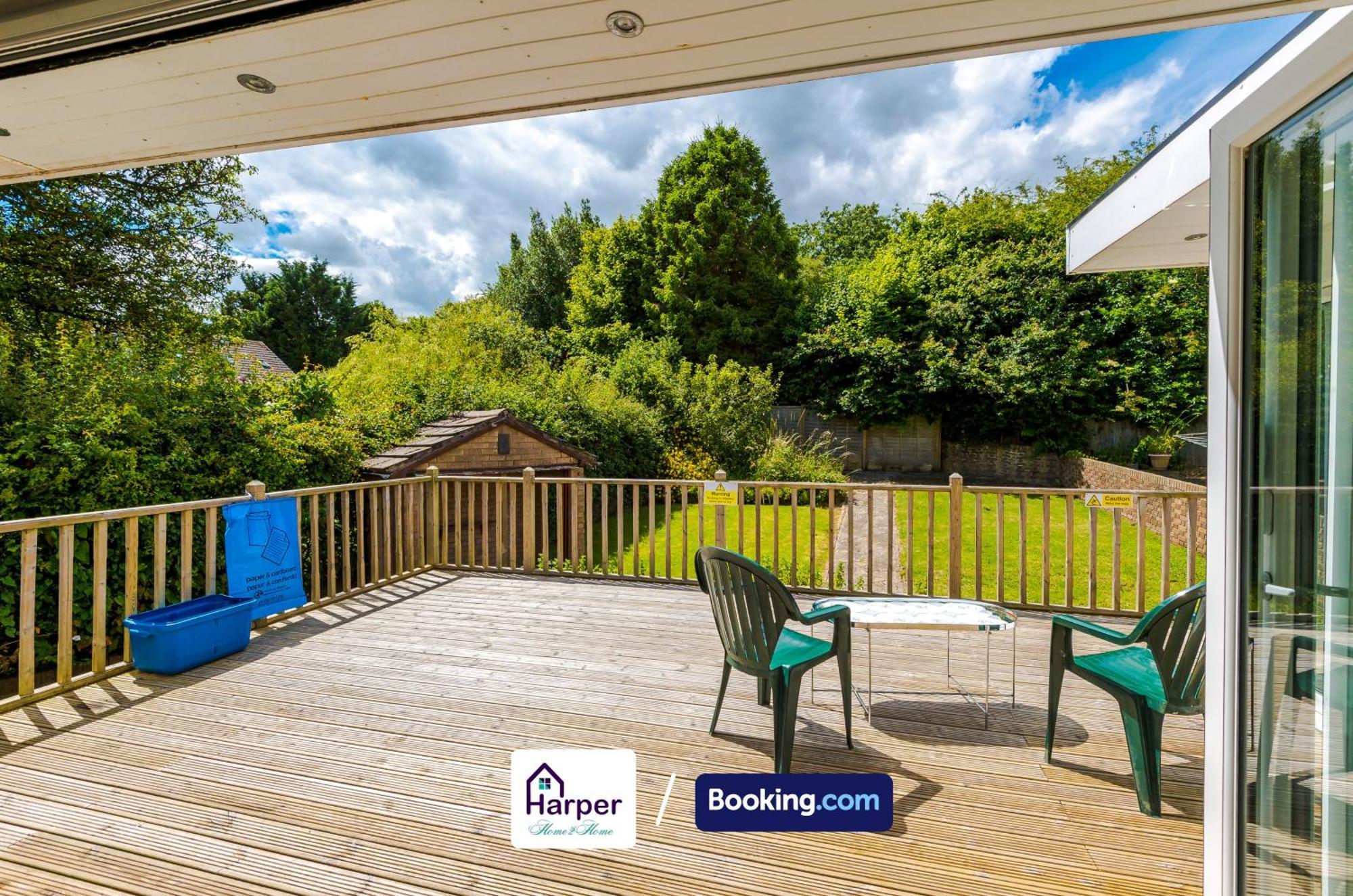 Spacious Detached Bungalow By Harperletting Short Lets & Serviced Accommodation Buckely With Pool Table & Driveway Buckley 외부 사진