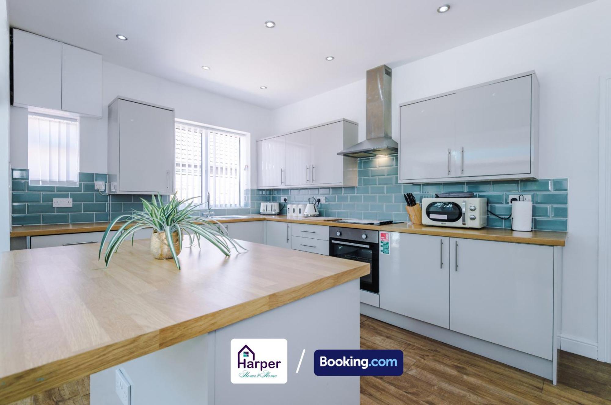 Spacious Detached Bungalow By Harperletting Short Lets & Serviced Accommodation Buckely With Pool Table & Driveway Buckley 외부 사진