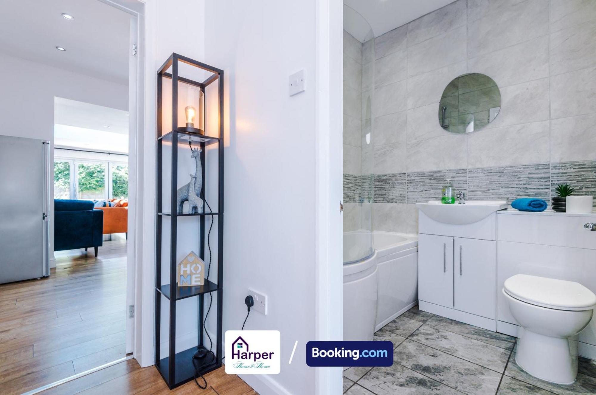 Spacious Detached Bungalow By Harperletting Short Lets & Serviced Accommodation Buckely With Pool Table & Driveway Buckley 외부 사진