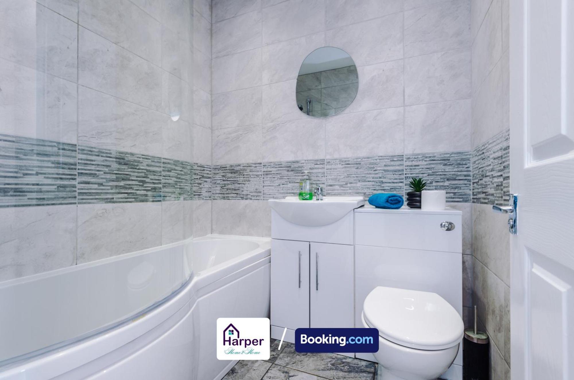 Spacious Detached Bungalow By Harperletting Short Lets & Serviced Accommodation Buckely With Pool Table & Driveway Buckley 외부 사진