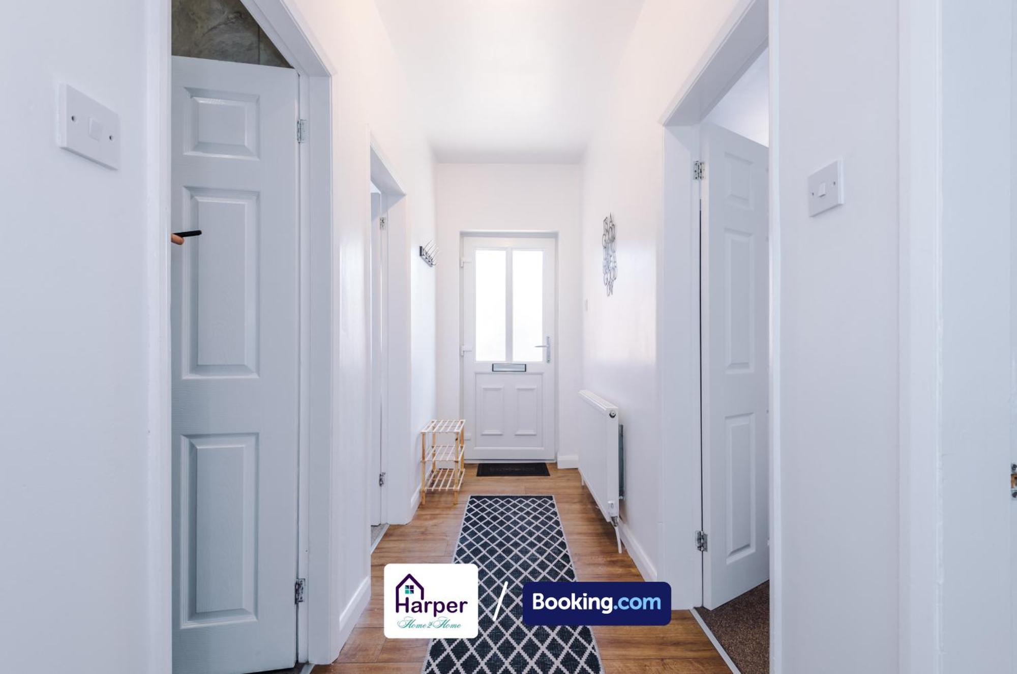 Spacious Detached Bungalow By Harperletting Short Lets & Serviced Accommodation Buckely With Pool Table & Driveway Buckley 외부 사진